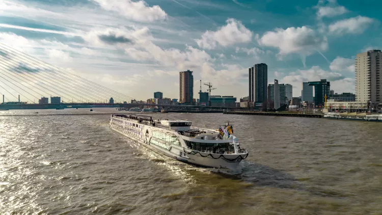 A panorama of MS Geoffrey Chaucer on a river