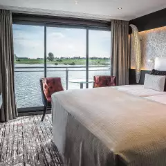 upper deck cabin of oscar wilde river cruise ship 