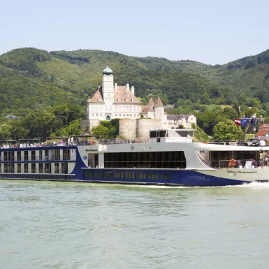 Exterior shot of the William Shakespeare sailing along the Danube