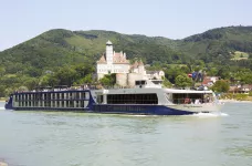 Exterior shot of the William Shakespeare sailing along the Danube