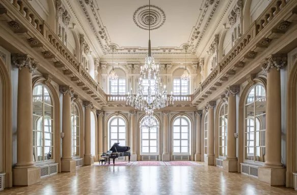 Primate's Palace Hall of Mirrors with piano