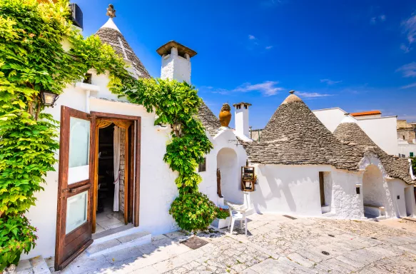 Trullo houses with conical roofs in Alberobello, Puglia, Italy