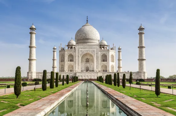 Front exterior view of the Taj Mahal in India